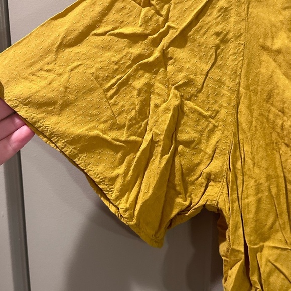 Sunflower yellow cropped blouse - Picture 6 of 8